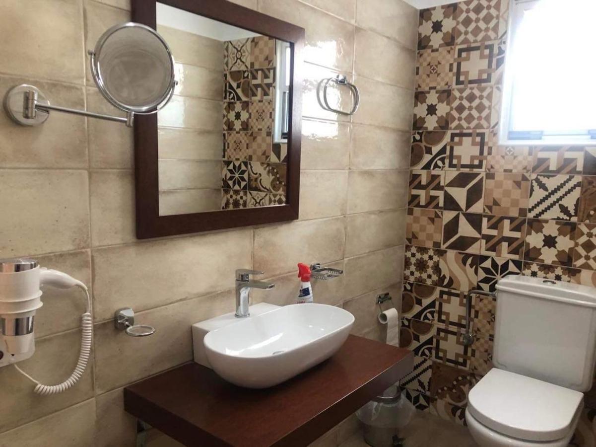 La Sirena Hotel 아르가시 외부 사진